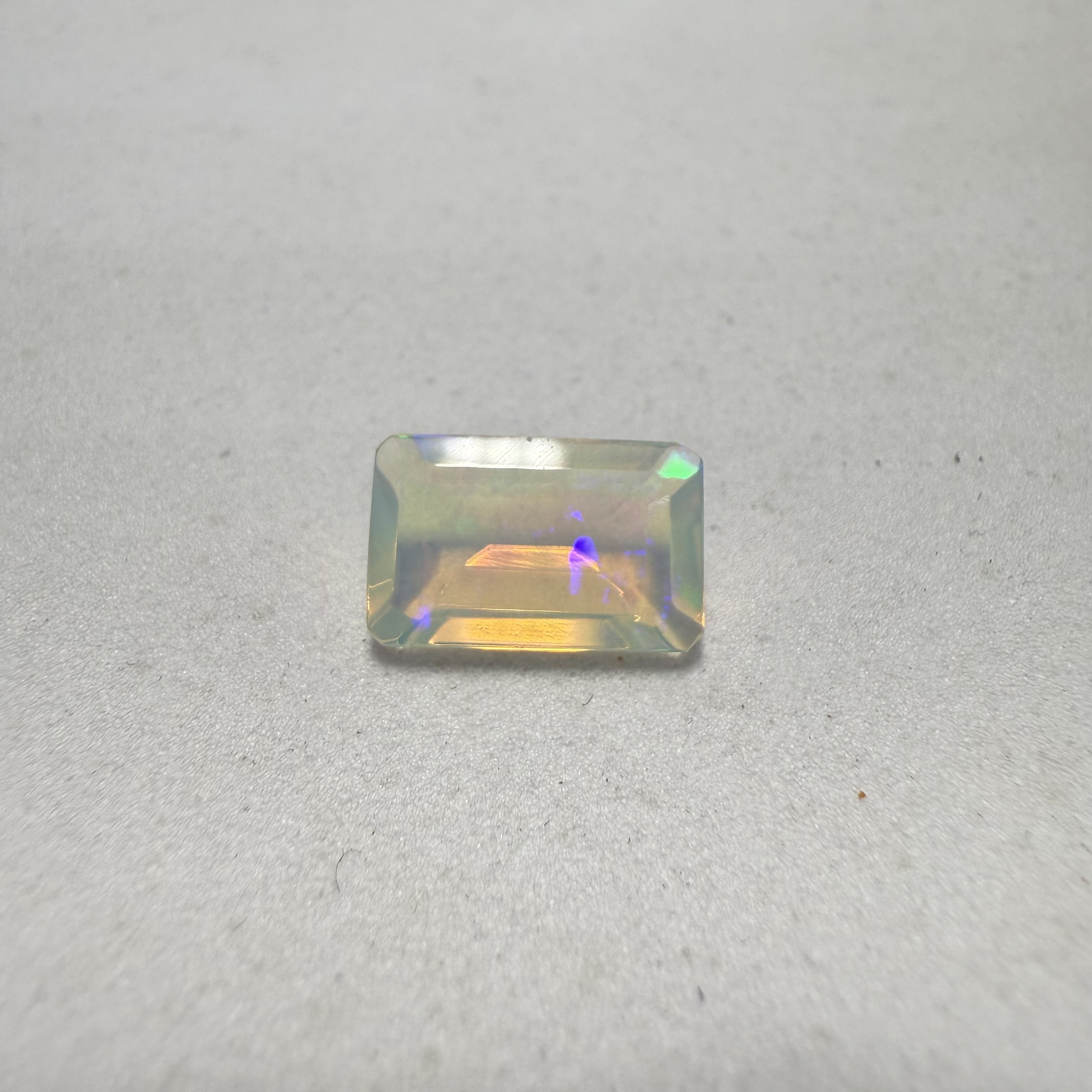 Opal - 1.65 Carat